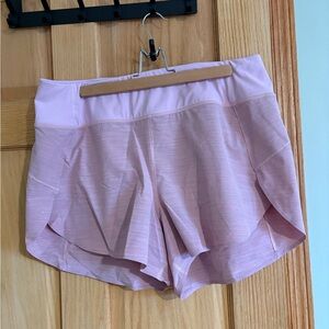 ATHLETA-
RUN WITH IT TEXTURED 3.5*SHORTS